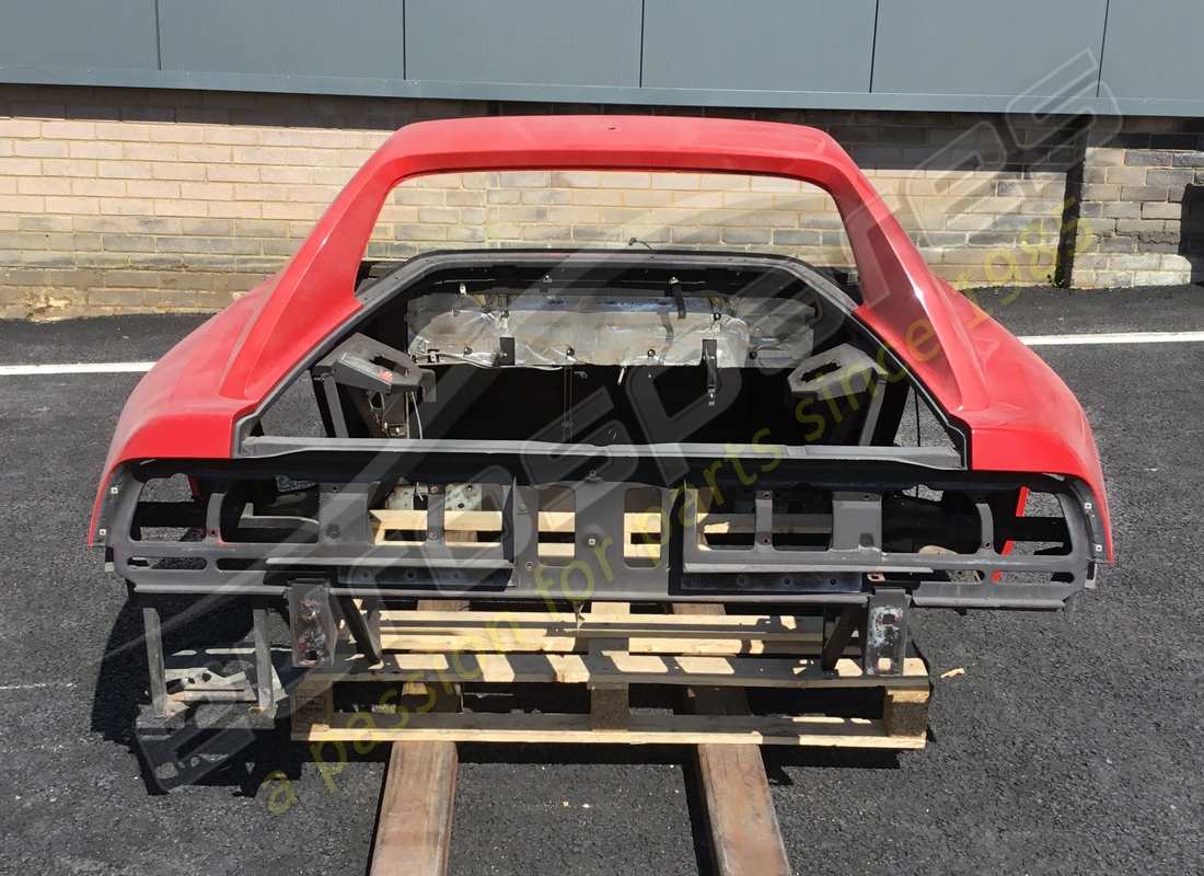 utilisé ferrari ferrari 348 assemblage arrière ts. numéro de pièce 62077900 (2)