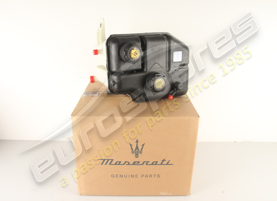 nouveau réservoir de liquide de refroidissement complet maserati. référence 670031649 (3)
