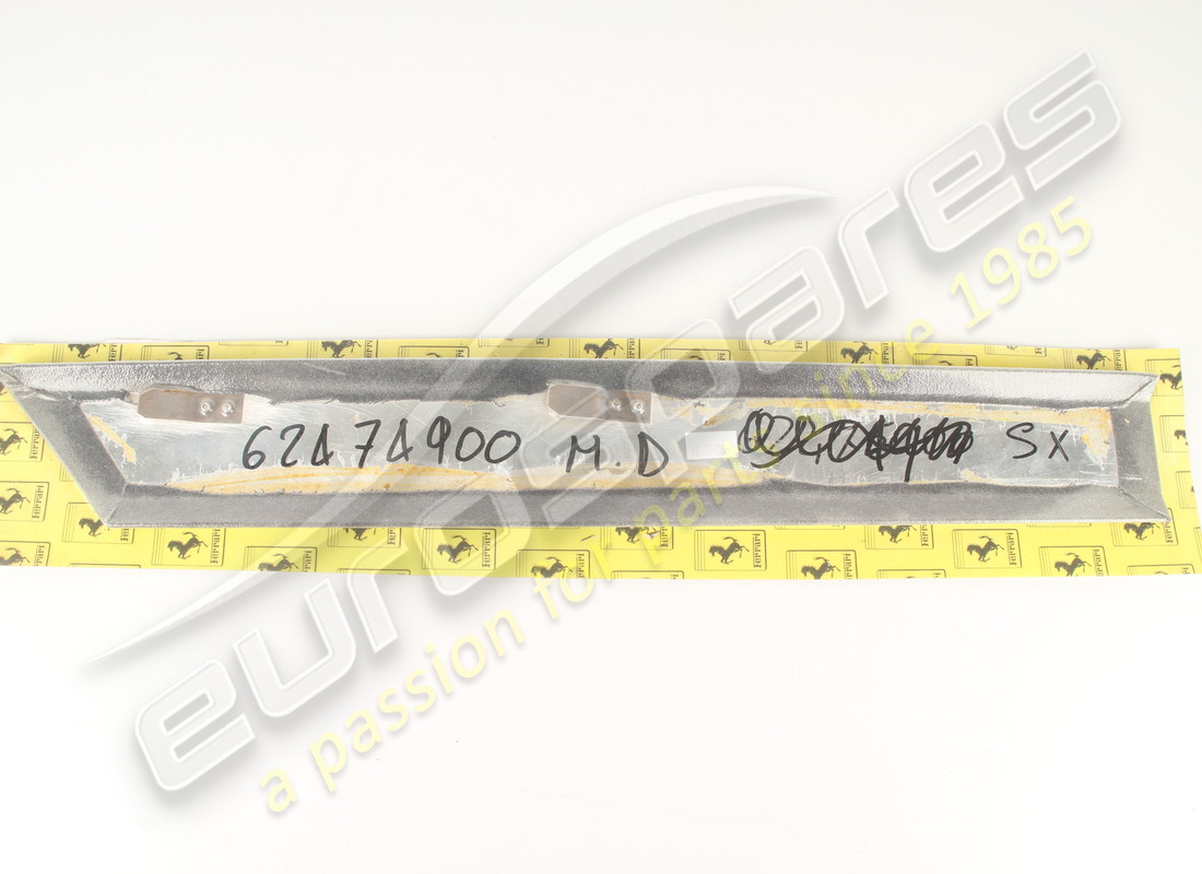 nouvelle moulure gauche ferrari. numéro de pièce 62474900 (3)