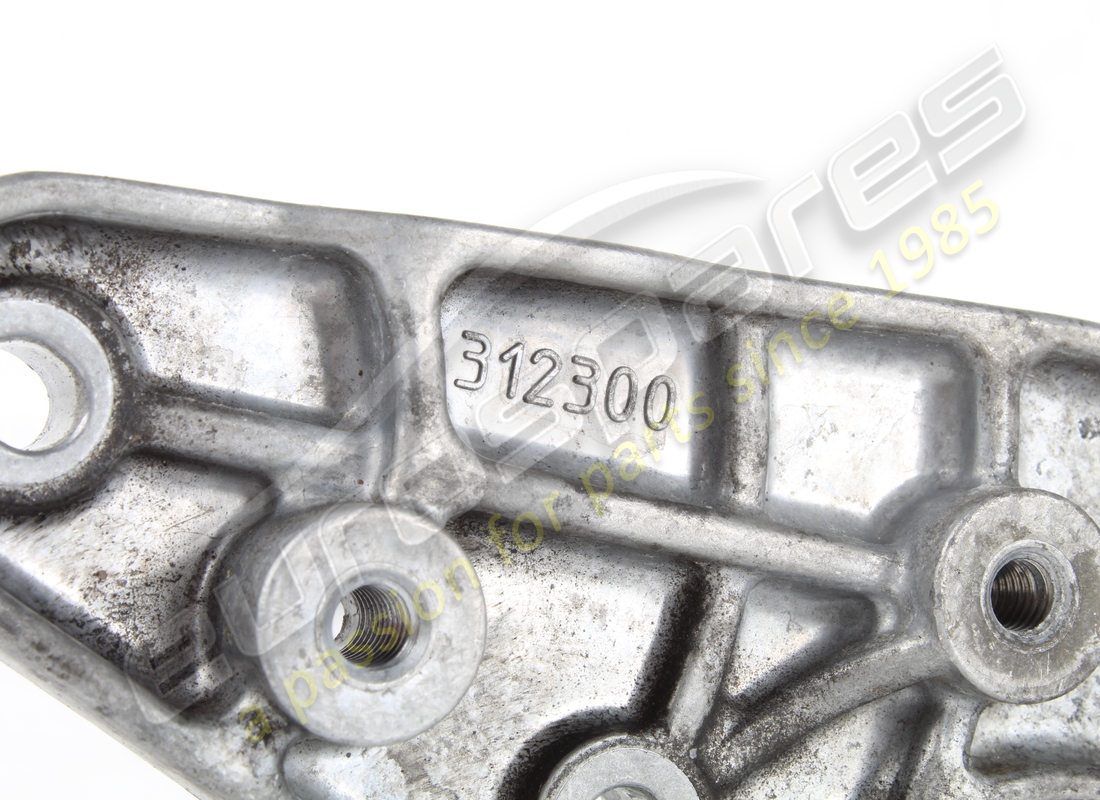 utilisé ferrari support arrière. numéro de pièce 312300 (2)