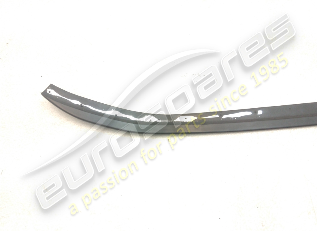 nouveau spoiler inférieur ferrari. numéro de pièce 62470700 (2)