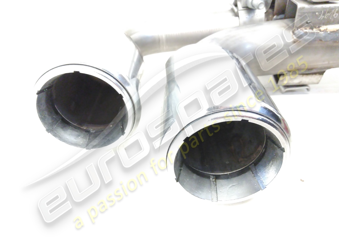nouveau tuyau de sortie gauche complet ferrari. numéro de pièce 235962 (3)