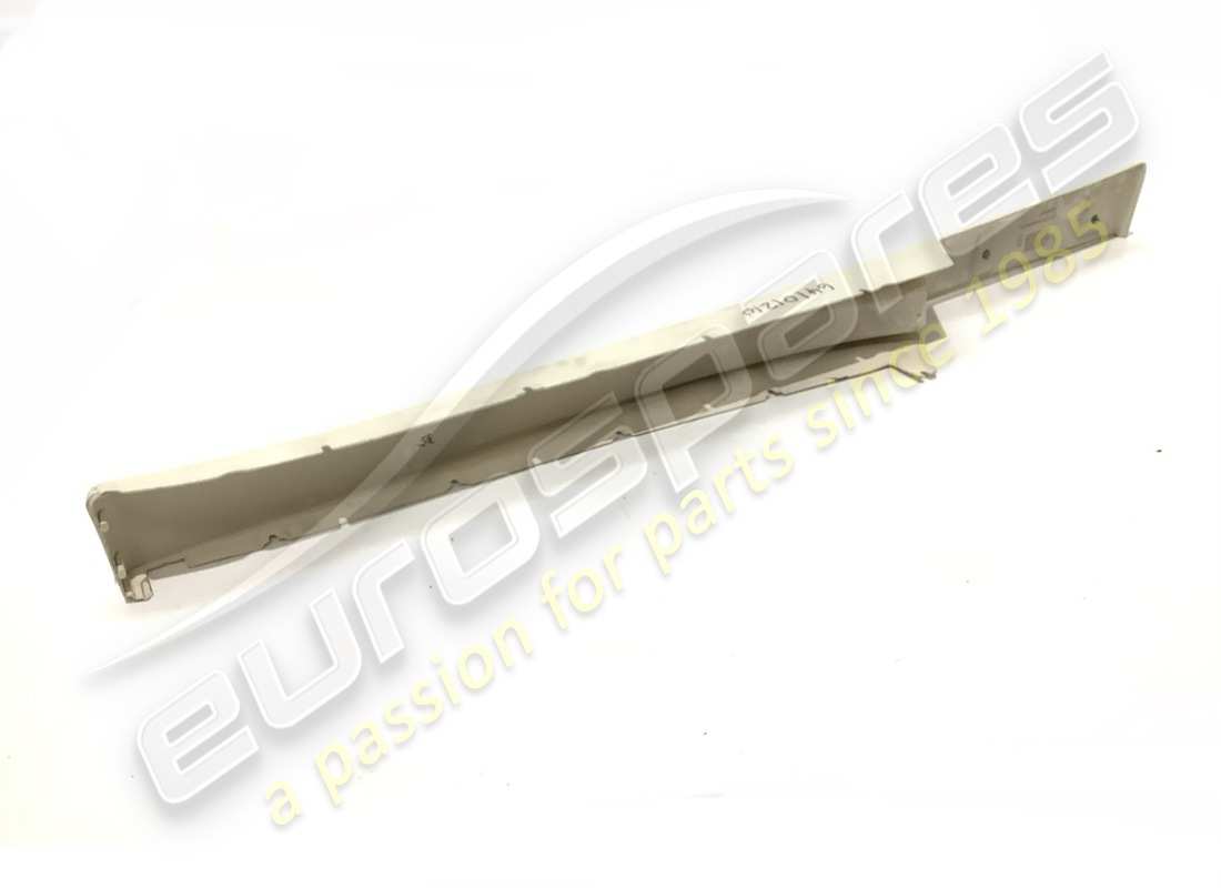 nouveau revêtement ferrari pour membre latéral gauche. numéro de pièce 64101210 (2)