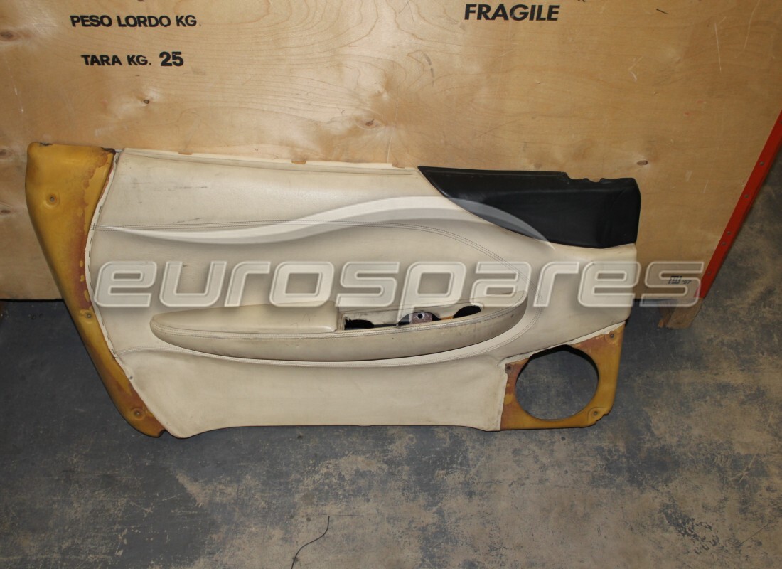 PANNEAU DE PORTE COUVERT GAUCHE Ferrari UTILISÉ. NUMÉRO DE PIÈCE 657074.. (1)