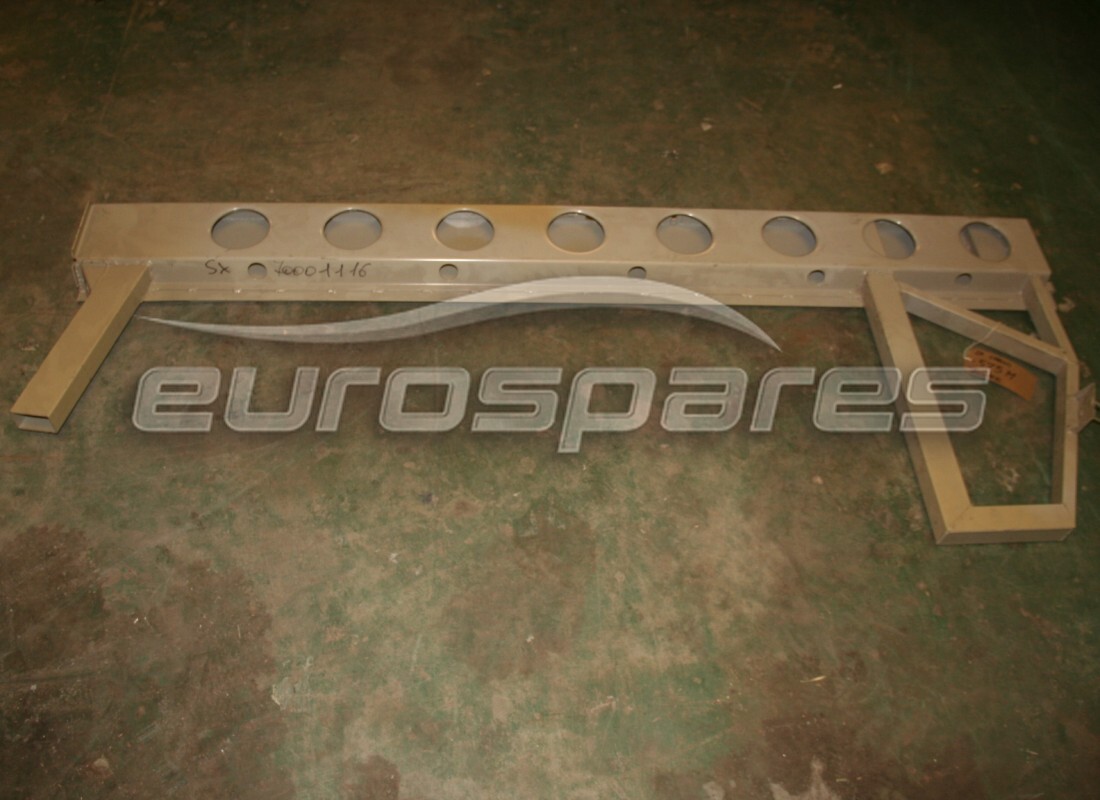nouveau ferrari spar côté gauche. numéro de pièce 70000183 (1)