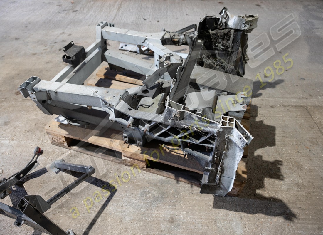 châssis avant d'occasion lamborghini. référence 400805011f (6)