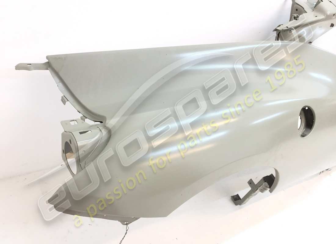 nouveau flançon droit ferrari. numéro de pièce 83815911 (2)