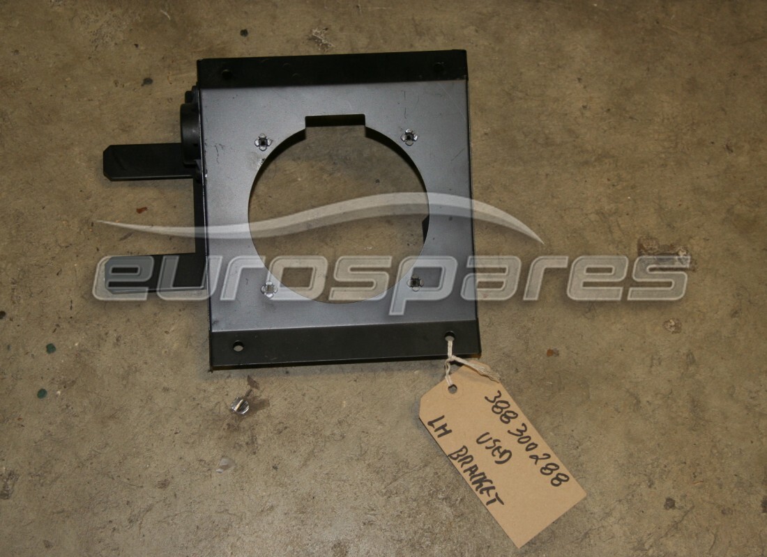 utilisé le support maserati. numéro de pièce 388300288 (1)