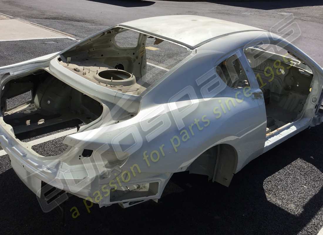 nouveau (autre) maserati châssis complet lhd. numéro de pièce 980145185 (6)