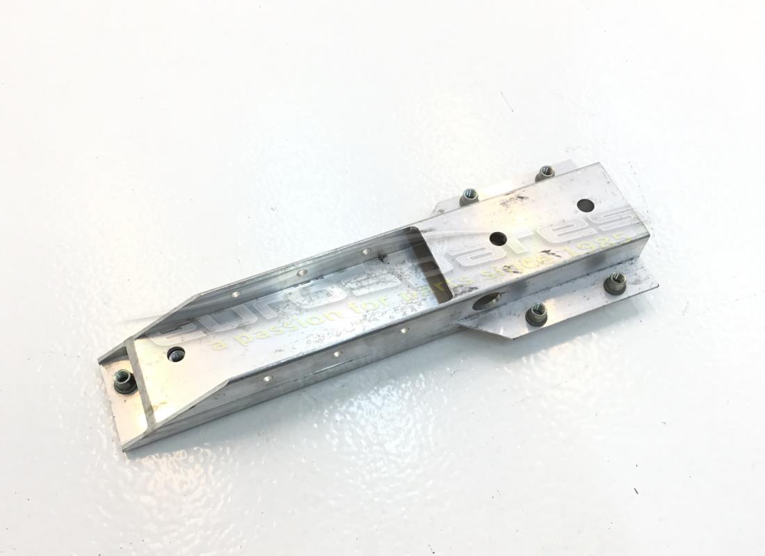 nouveau ferrari boîte de crash du pilier avant droit. numéro de pièce 229831 (1)