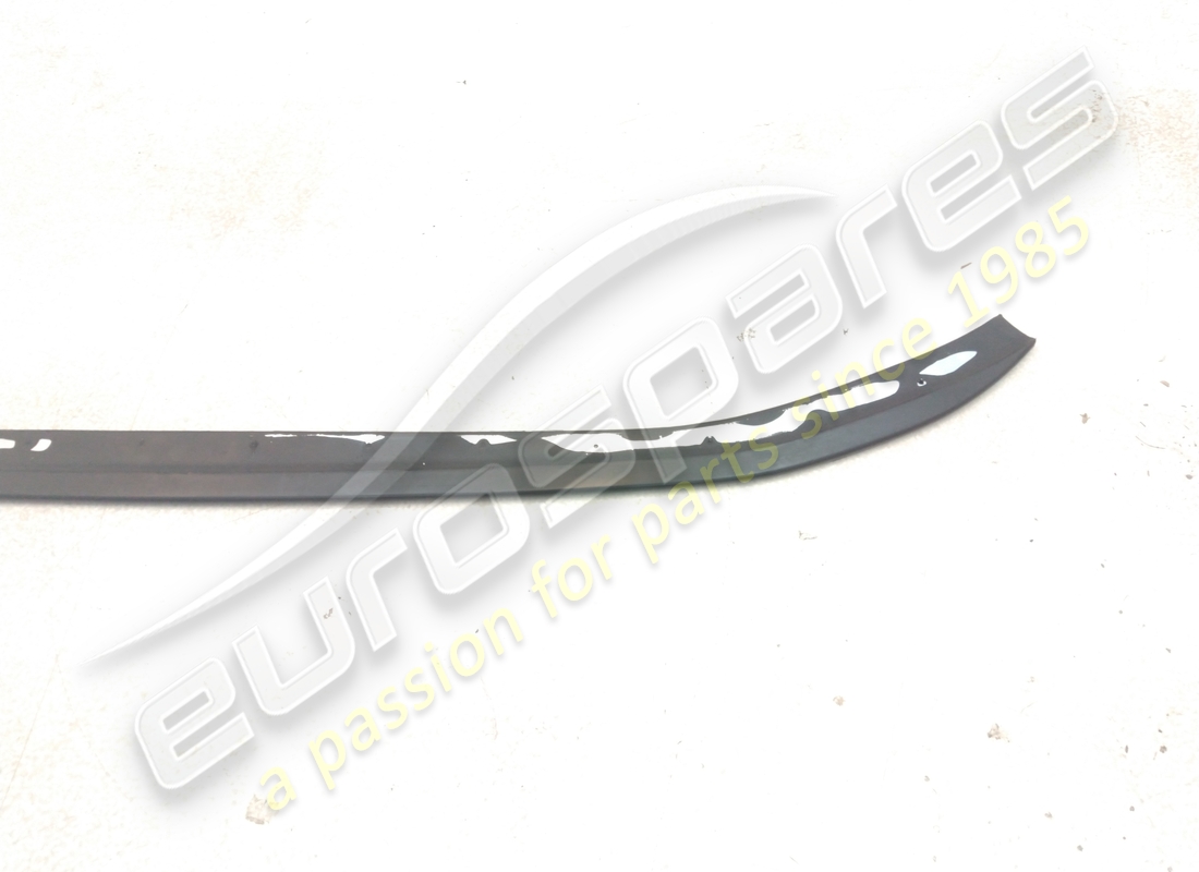 nouveau spoiler inférieur ferrari. numéro de pièce 62470700 (3)