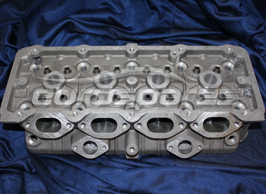 nouvelle culasse gauche maserati. numéro de pièce 390650003 (1)