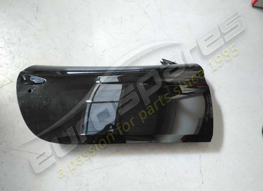 utilisé ferrari porte droite. numéro de pièce 85680611 (1)
