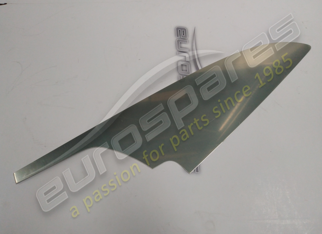nouvelle (autre) couverture lamborghini. numéro de pièce 407827340b (2)