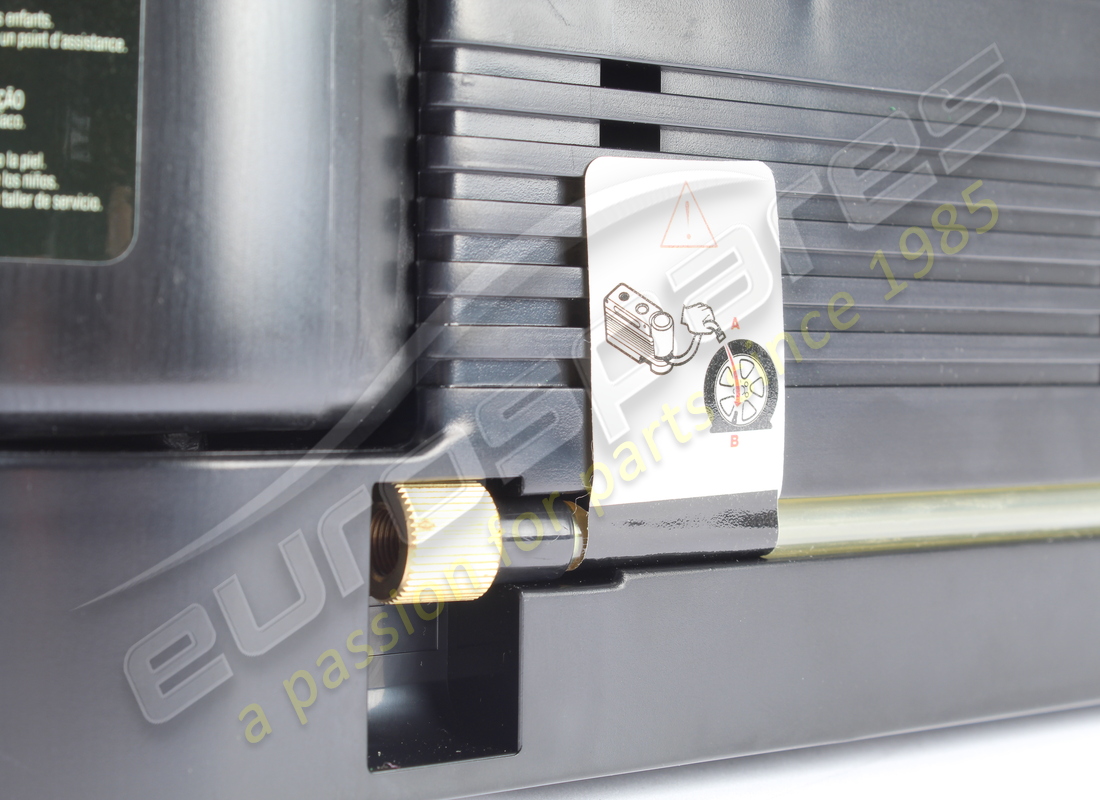 NOUVEAU KIT DE RÉPARATION DE PNEUS COMPLET FERRARI. NUMÉRO DE PIÈCE 244704 (6) nouveau kit de réparation de pneus complet ferrari. numéro de pièce 244704 (6)