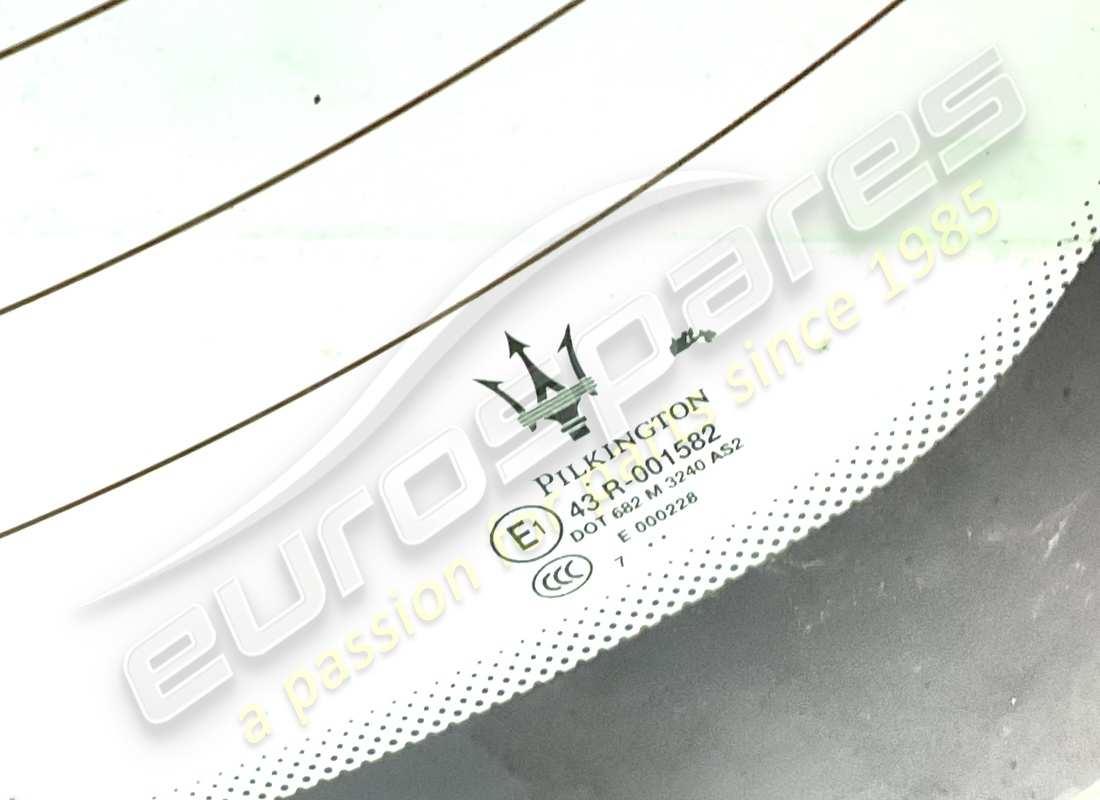 maserati vitre de fenêtre arrière utilisée. numéro de pièce 68881600 (2)