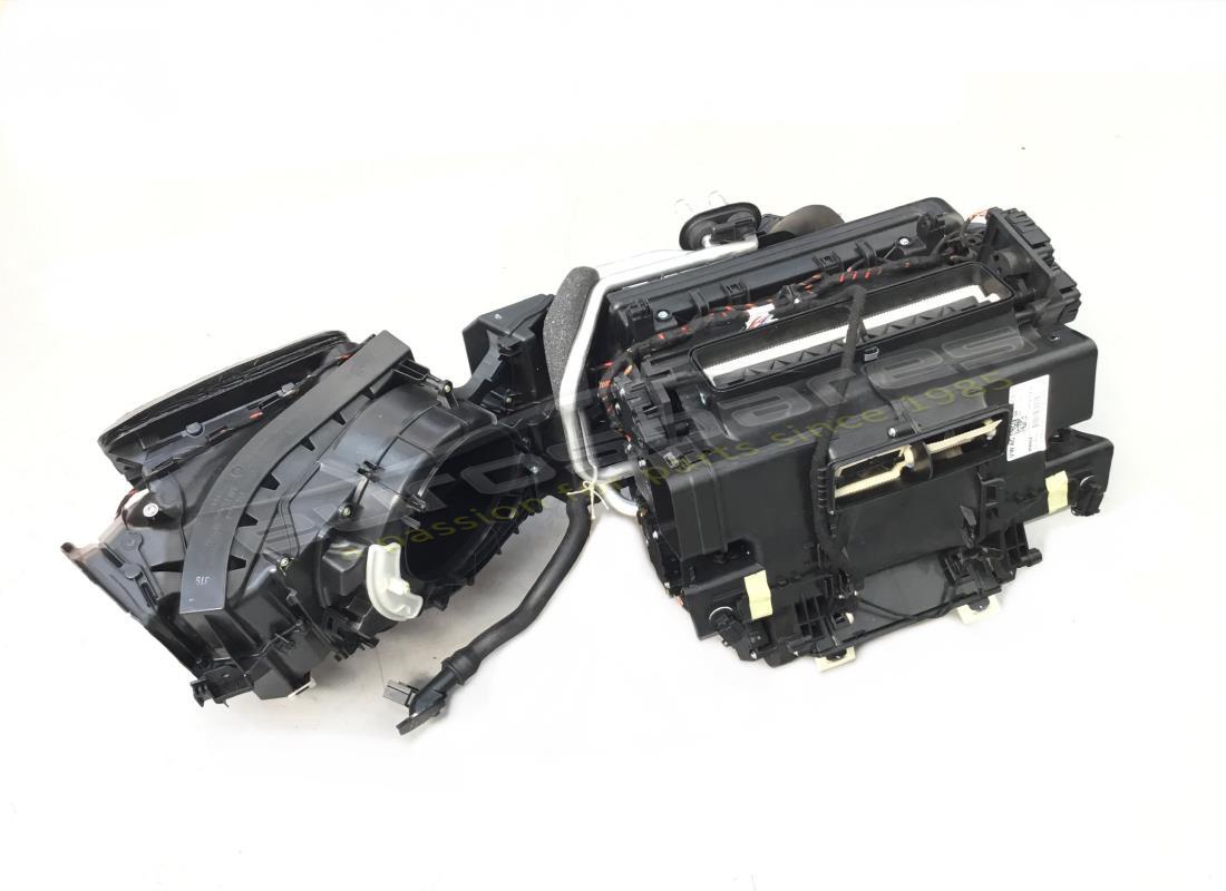 UTILISÉ Lamborghini BOÎTIER D'ÉVAPORATEUR AVEC . NUMÉRO DE PIÈCE 4M2820023 (1)