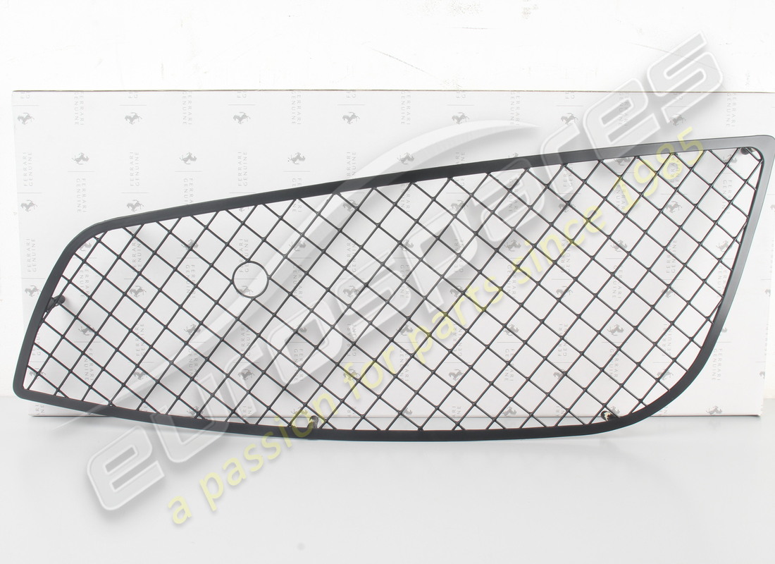 new ferrari bumper rh grill -valid for. part number 81983500 (3)