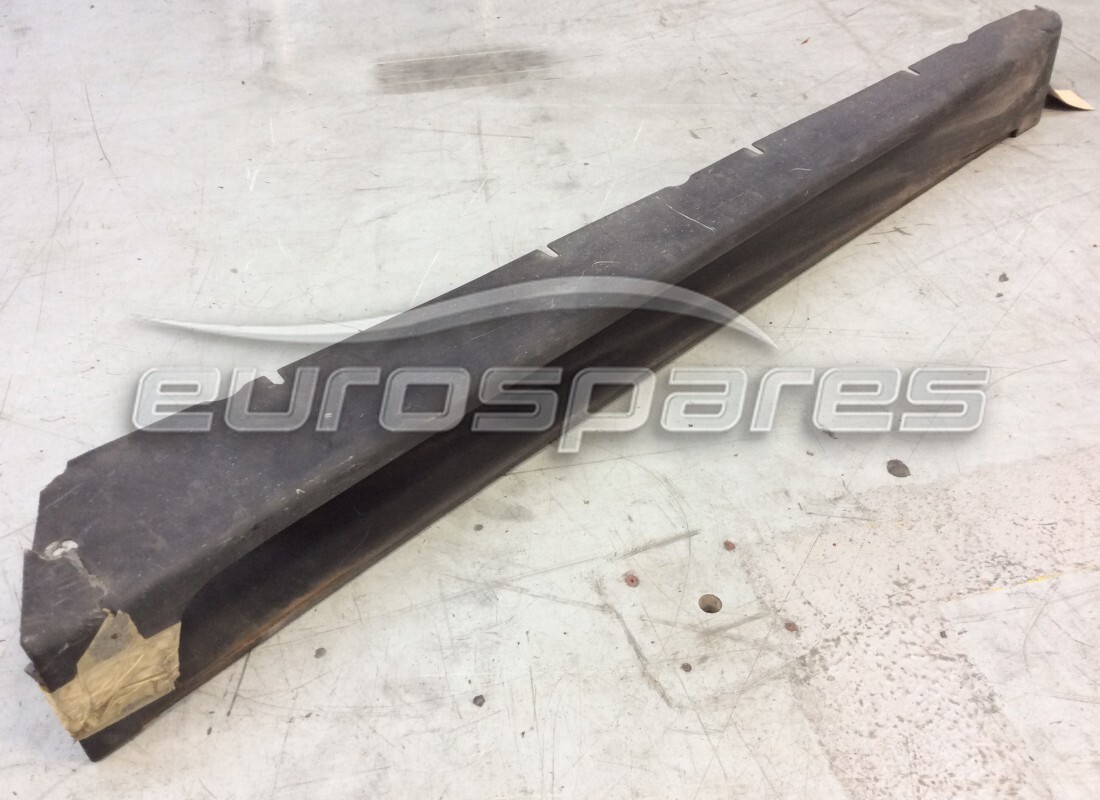 Ferrari PANNEAU DE SEUIL GAUCHE UTILISÉ. NUMÉRO DE PIÈCE 62066000 (1)