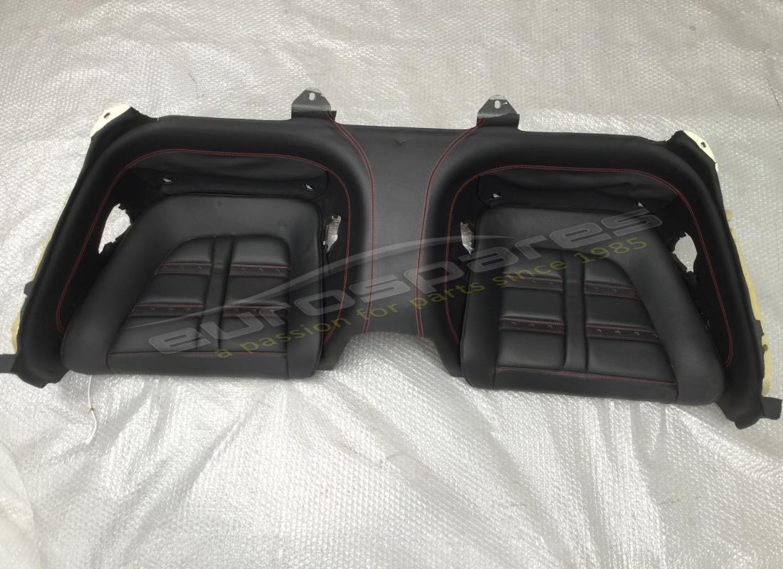 Ferrari GARNITURE DE SIÈGE ARRIÈRE UTILISÉE. NUMÉRO DE PIÈCE 83949900 (1)