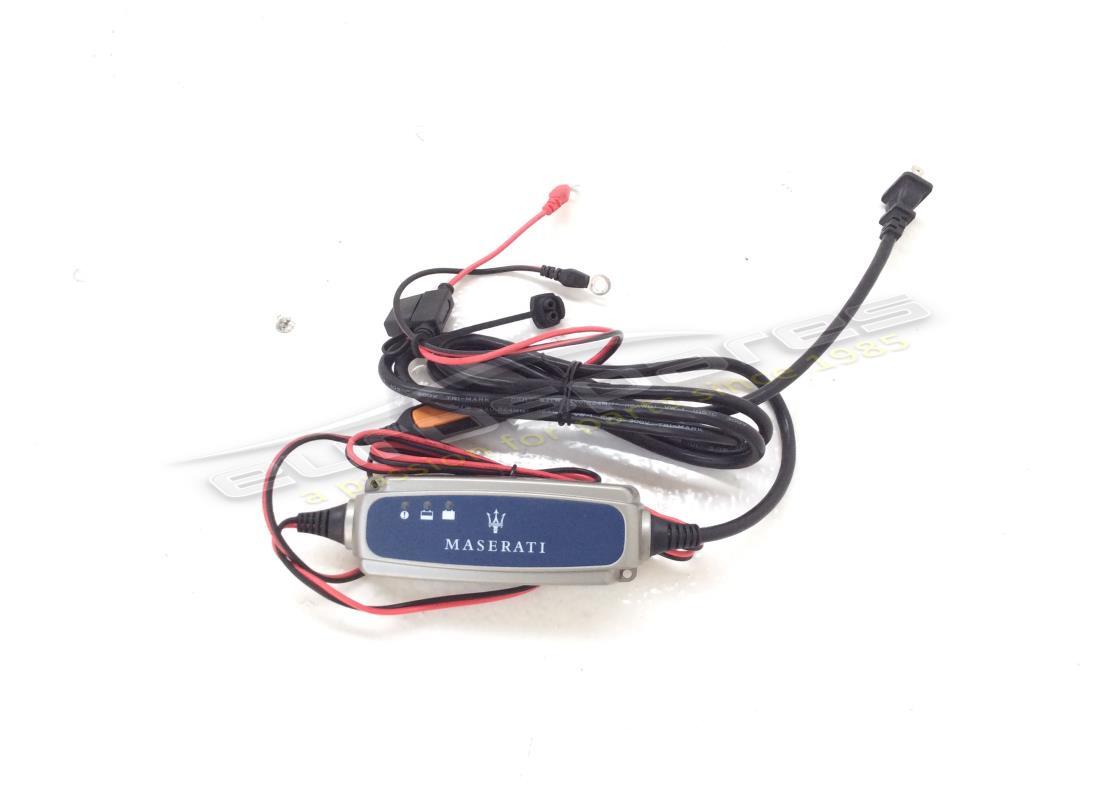 UTILISÉ Maserati MAINTIEN DE CHARGE DE BATTERIE 800-USA . NUMÉRO DE PIÈCE 920001808 (1)