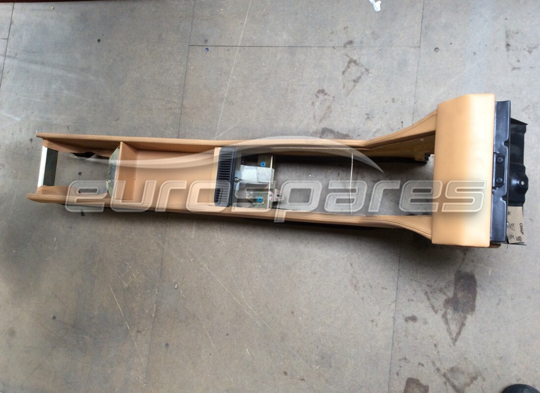 utilisé ferrari console centrale rhd en beige vm4208. numéro de pièce 63629405 (1)