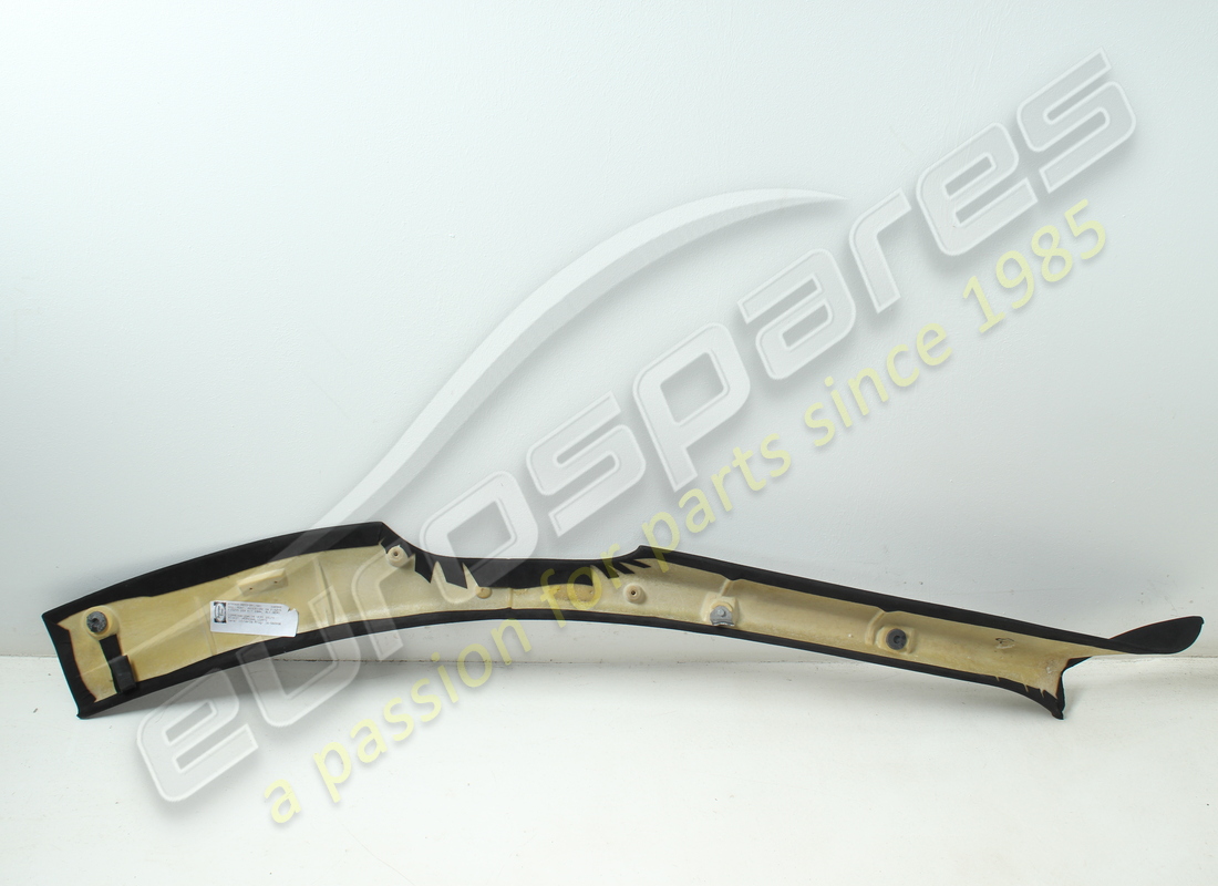 utilisé ferrari garniture de montant de pare-brise droit. numéro de pièce 862210.. (2)