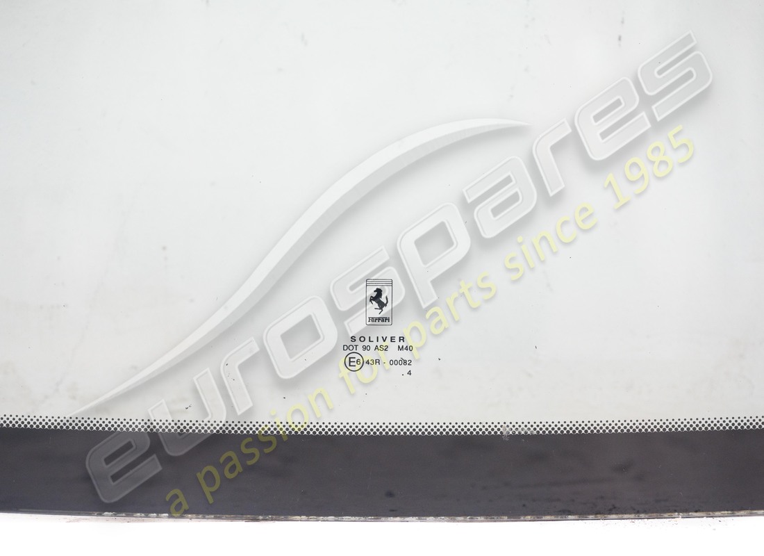 nouveau ferrari transparent pour capot arrière. numéro de pièce 65784900 (2)