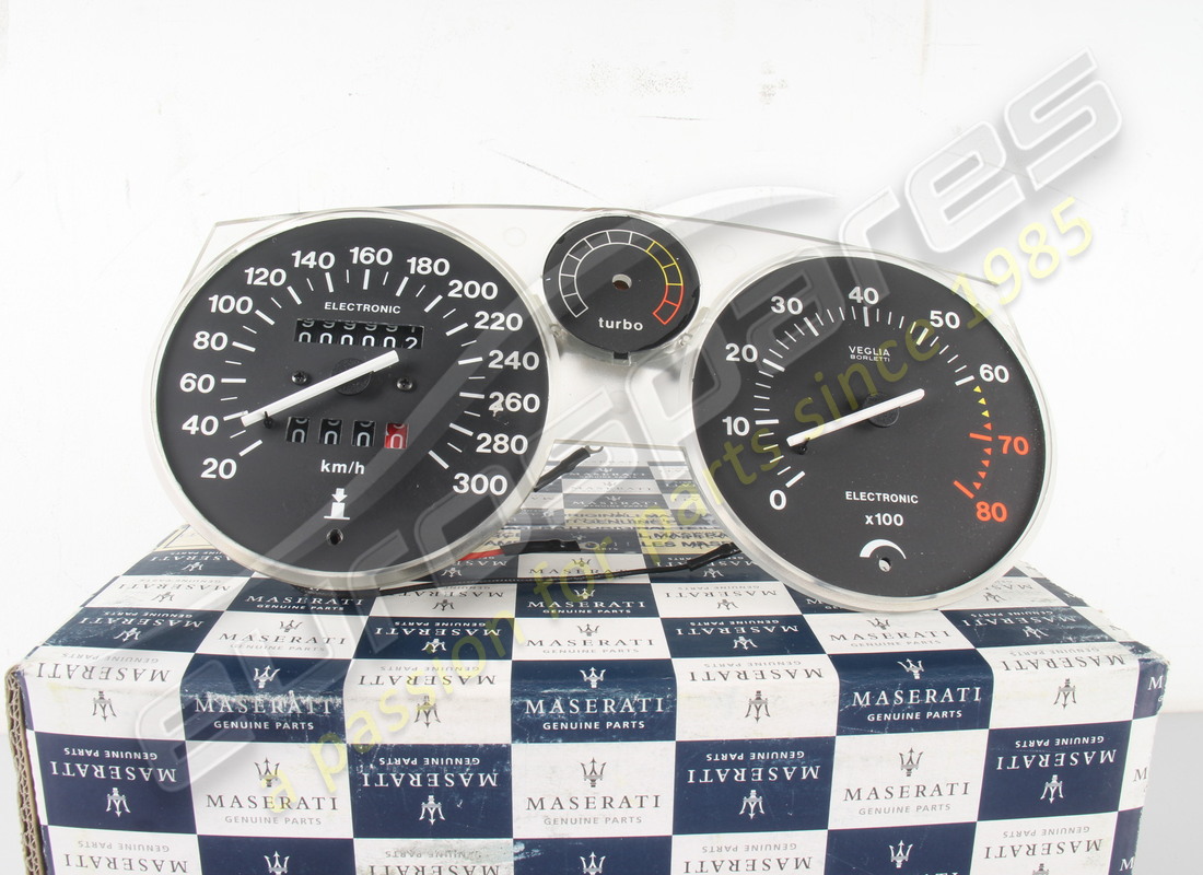 nouveau (autre) maserati tableau de bord. numéro de pièce 313652201 (4)