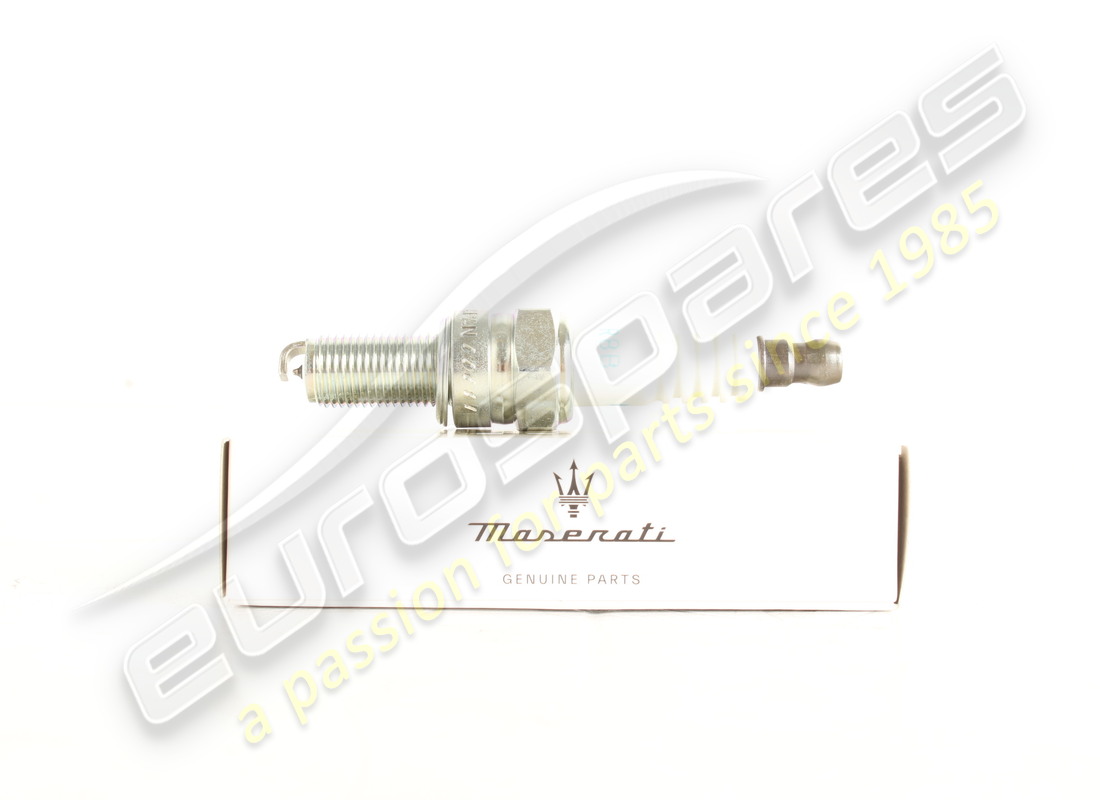 nouvelle bougie d'allumage maserati (ngk). numéro de pièce 192637 (1)