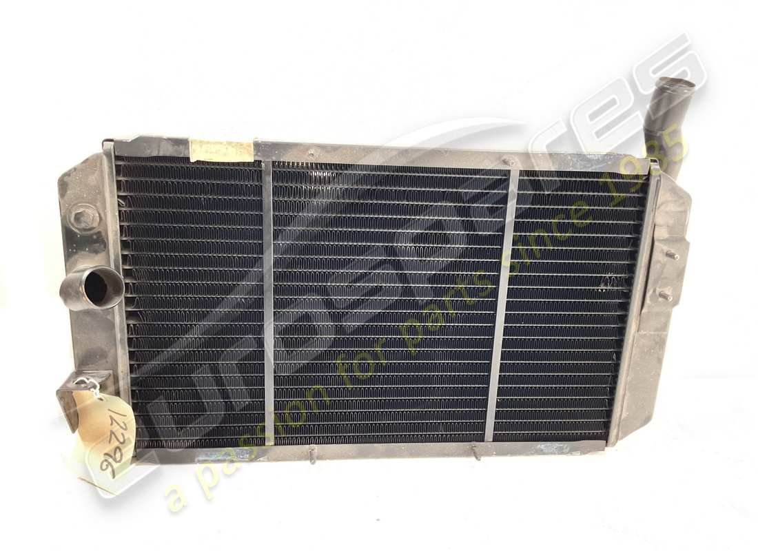 NOUVEAU RADIATEUR DROIT Ferrari. NUMÉRO DE PIÈCE 122967 (1)