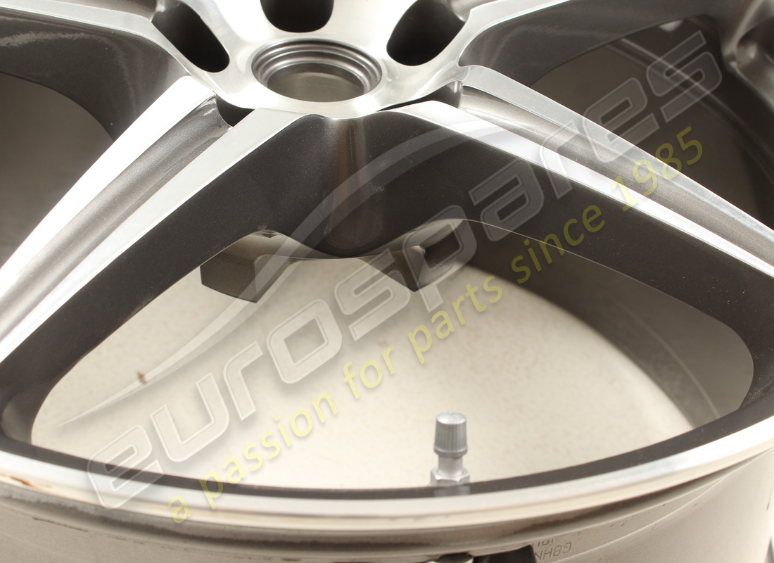 roue arrière ferrari reconditionnée (forgeée taille diamant) 20 pouce. numéro de pièce 255226 (4)