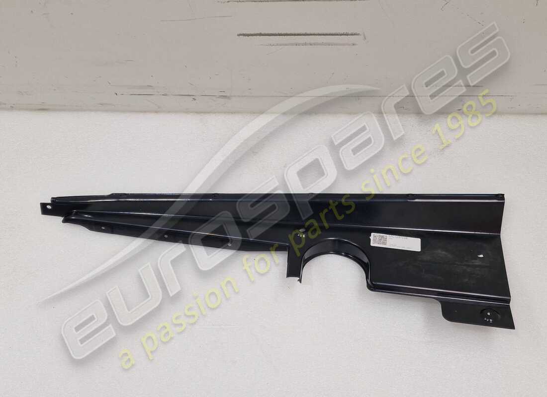 nouveau couvercle moteur lamborghini. numéro de pièce 07l103723e (1)