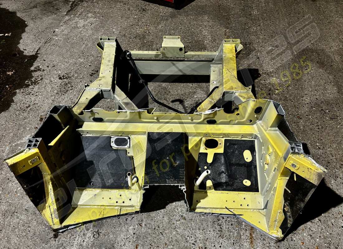 pièce de châssis avant d'occasion lamborghini. numéro de pièce 400805011g (1)