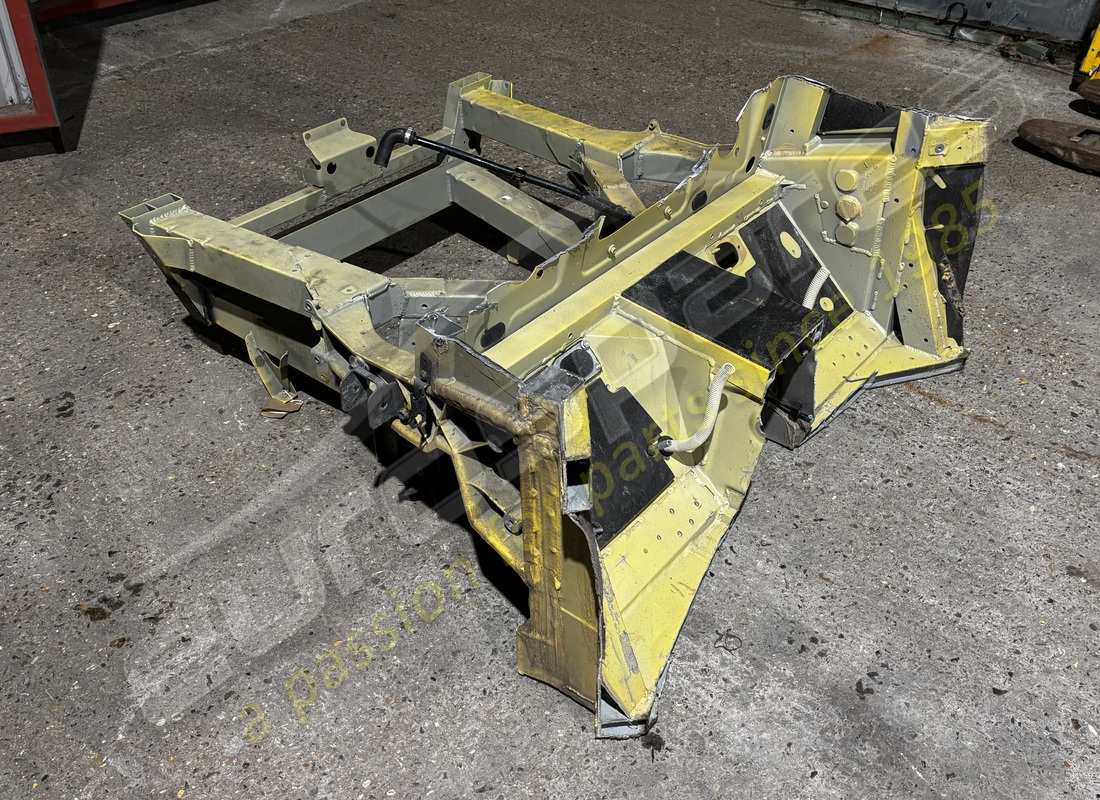 pièce de châssis avant d'occasion lamborghini. numéro de pièce 400805011g (2)