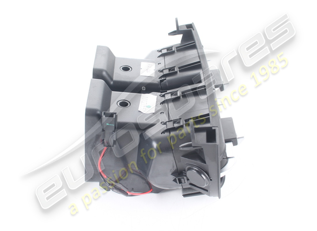 nouvelle prise d'air arrière maserati. numéro de pièce 670150960 (5)