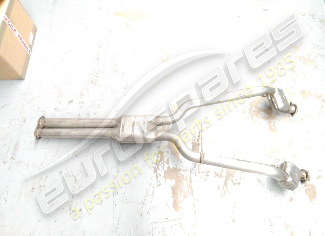 nouveau collecteur maserati avec convertisseur catalytique. numéro de pièce 389005104 (1)