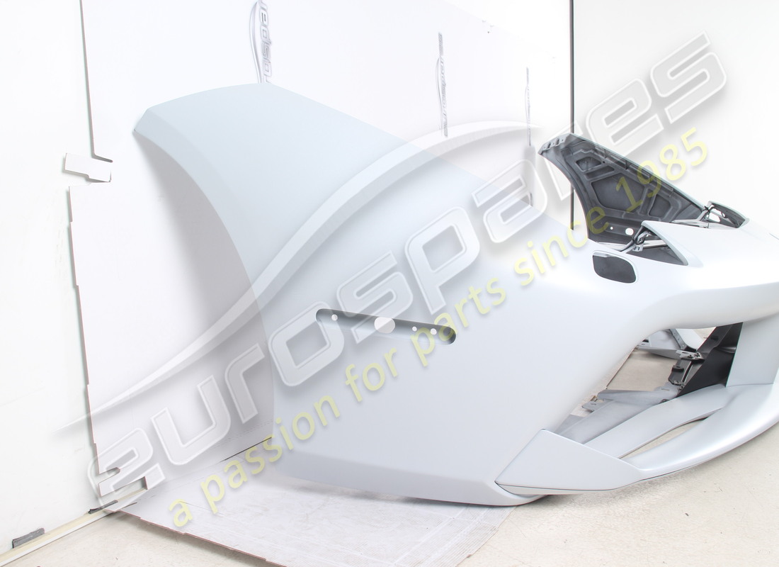 NOUVEAU PARE-CHOCS AVANT FERRARI (MODÈLE USA). NUMÉRO DE PIÈCE 87969610 (2) nouveau pare-chocs avant ferrari (modèle usa). numéro de pièce 87969610 (2)