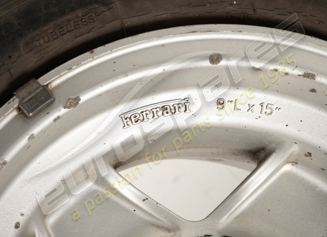 utilisé ferrari roue arrière 9x15. numéro de pièce 109193 (4)