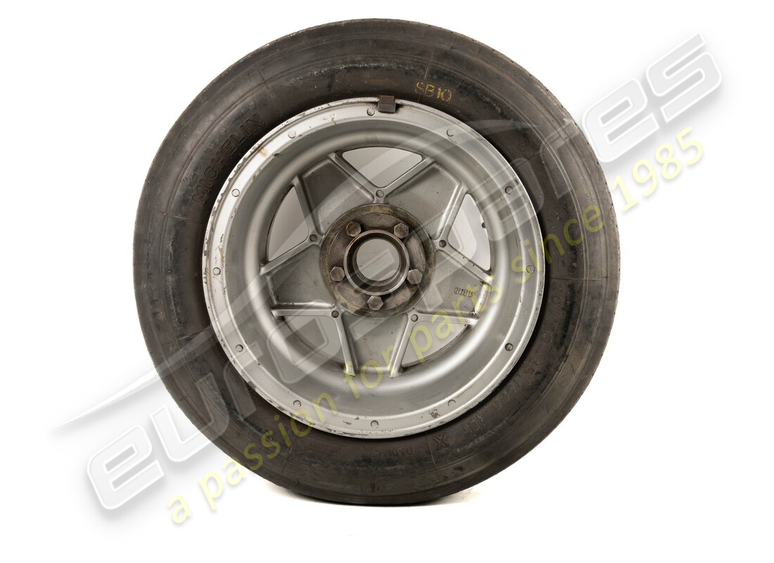 utilisé ferrari roue arrière 9x15. numéro de pièce 109193 (2)