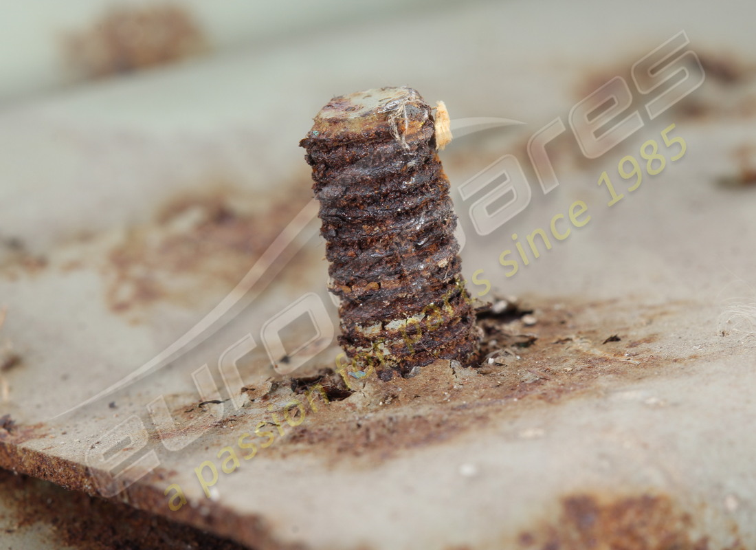 utilisé ferrari pare-choc arrière. numéro de pièce 40018004 (7)