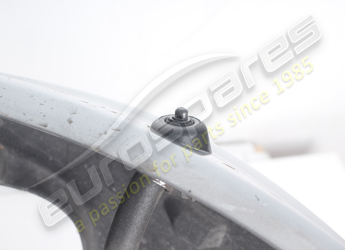 UTILISÉ FERRARI PARE-CHOCS AVANT. NUMÉRO DE PIÈCE 64861610 (14) utilisé ferrari pare-chocs avant. numéro de pièce 64861610 (14)