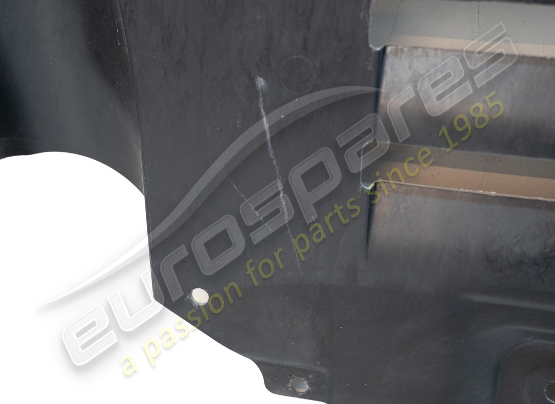 nouvelle section avant ferrari du plateau avant. référence 86097900 (3)