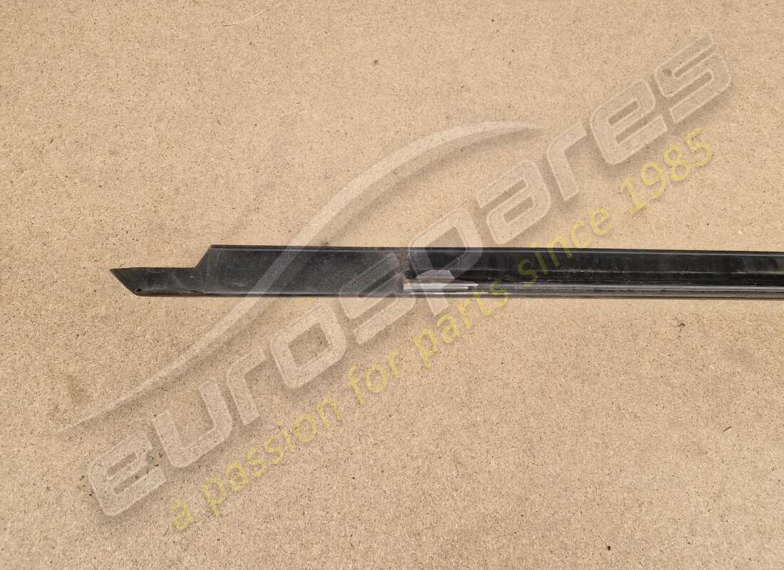 moulure de porte gauche ferrari utilisée. numéro de pièce 61220000 (7)