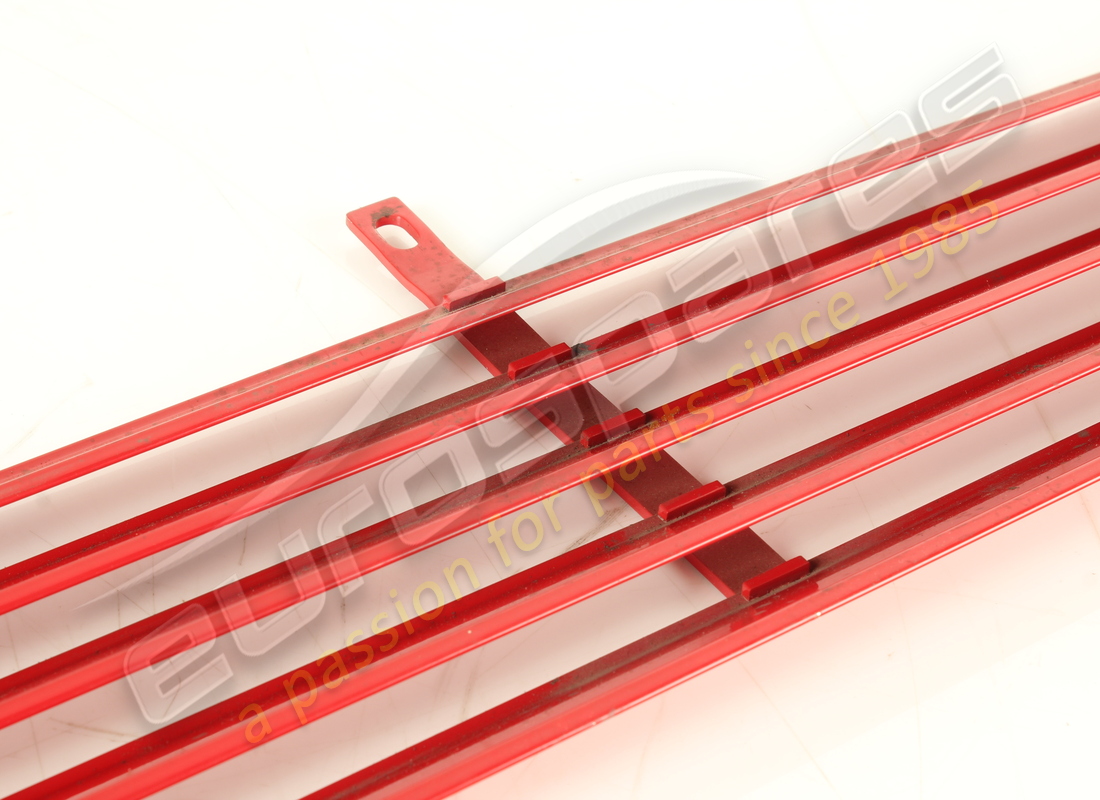 nouvelle ferrari grille de capot gto. numéro de pièce 61356200 (2)