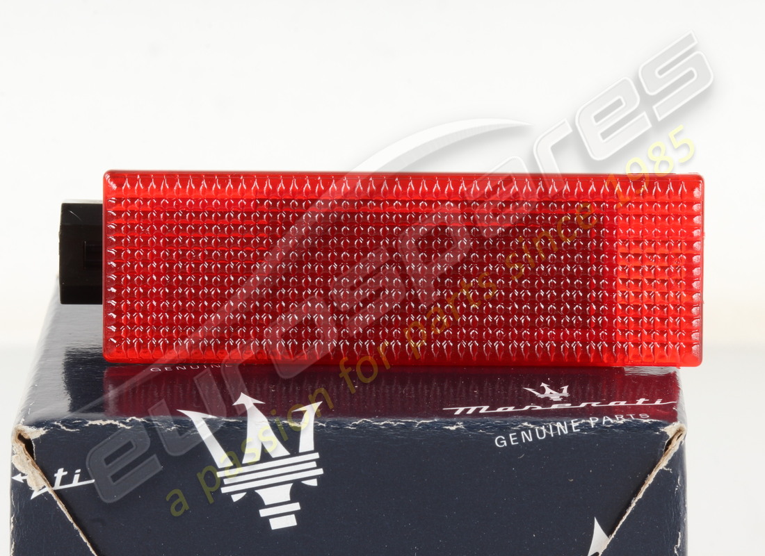 nouvelle lumière de porte maserati. numéro de pièce 670007082 (3)