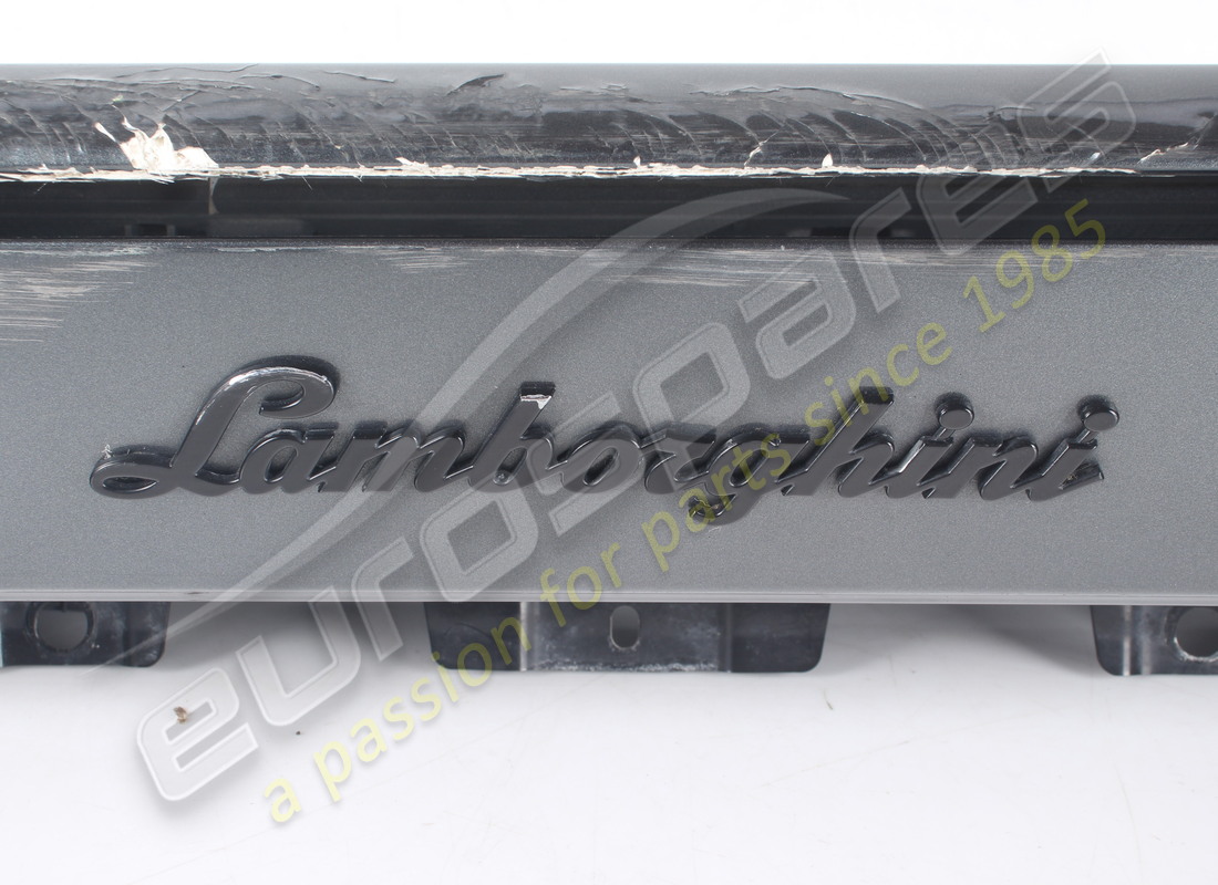 PARTIE SUPÉRIEURE DU PANNEAU ARRIÈRE D'OCCASION LAMBORGHINI. NUMÉRO DE PIÈCE 4T0864487B (6) partie supérieure du panneau arrière d'occasion lamborghini. numéro de pièce 4t0864487b (6)