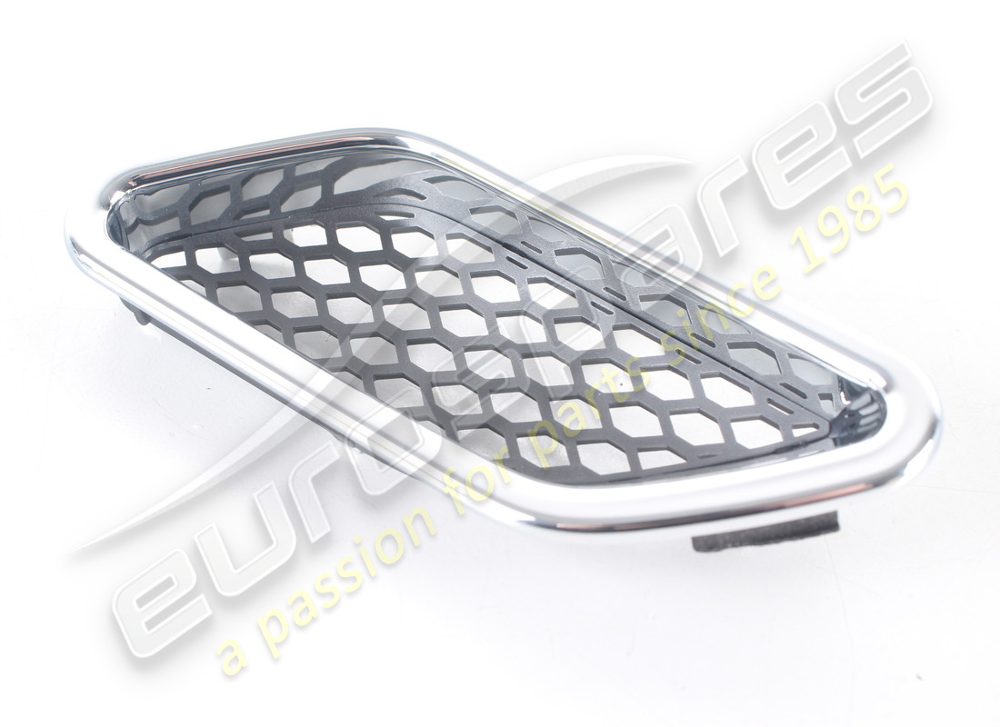NOUVELLE GRILLE D'ENTRÉE D'AIR DROIT MASERATI. RÉFÉRENCE 68265300 (2) nouvelle grille d'entrée d'air droit maserati. référence 68265300 (2)