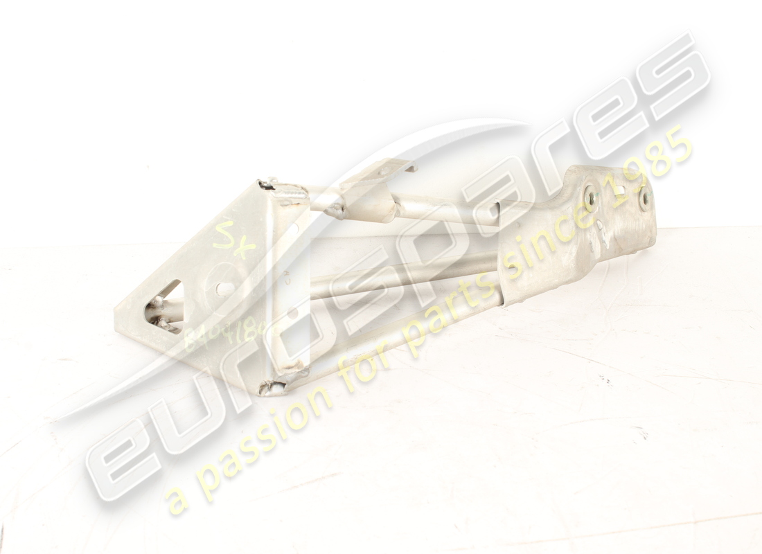 nouveau support de montage sur flanque gauche ferrari. numéro de pièce 84041800 (1)