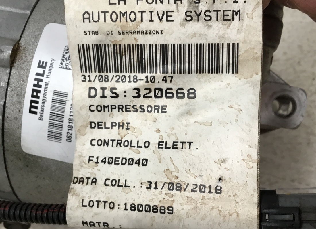 compresseur de climatisation ferrari utilisé. numéro de pièce 938890 (5)